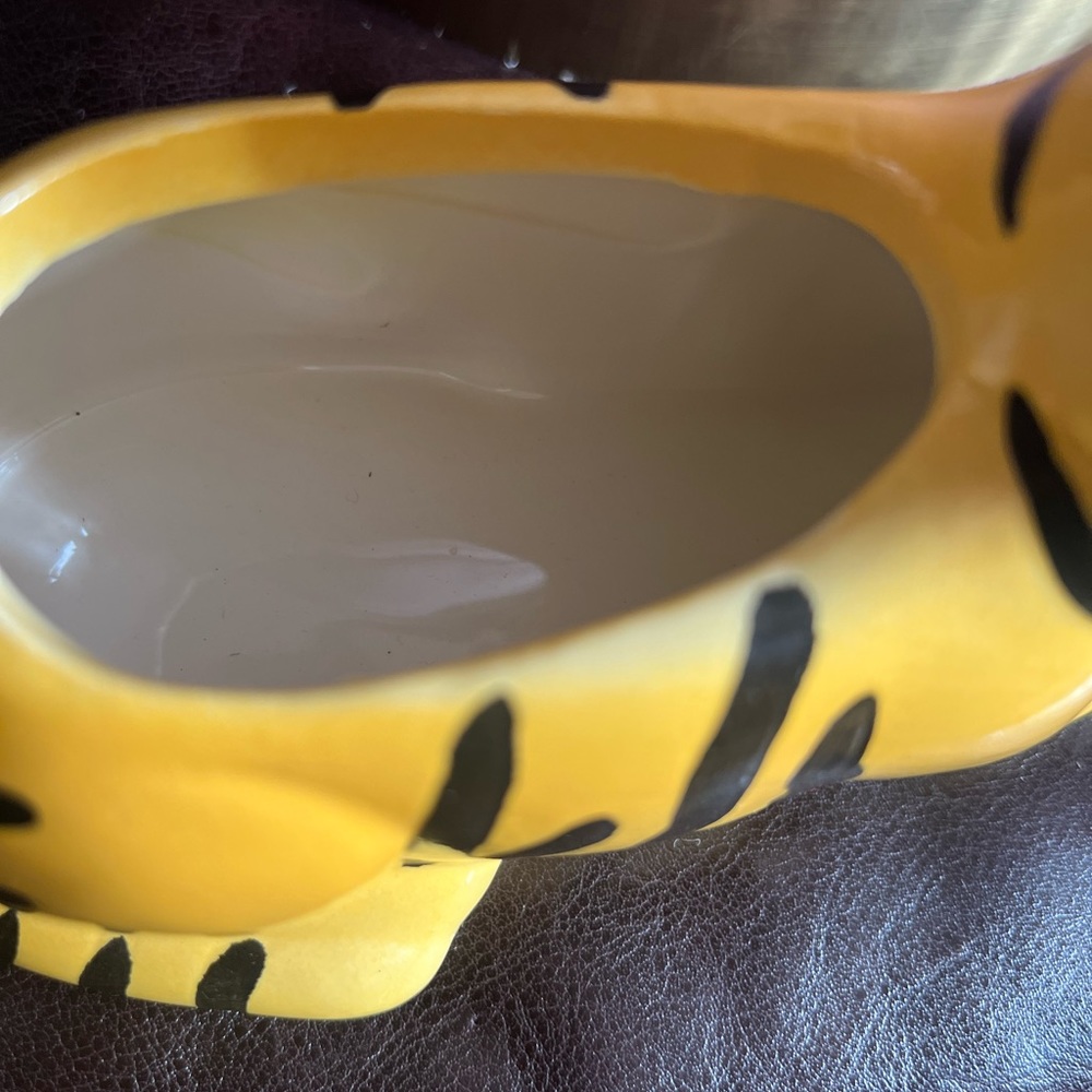 (2) Planters - Picture 3 of 4
